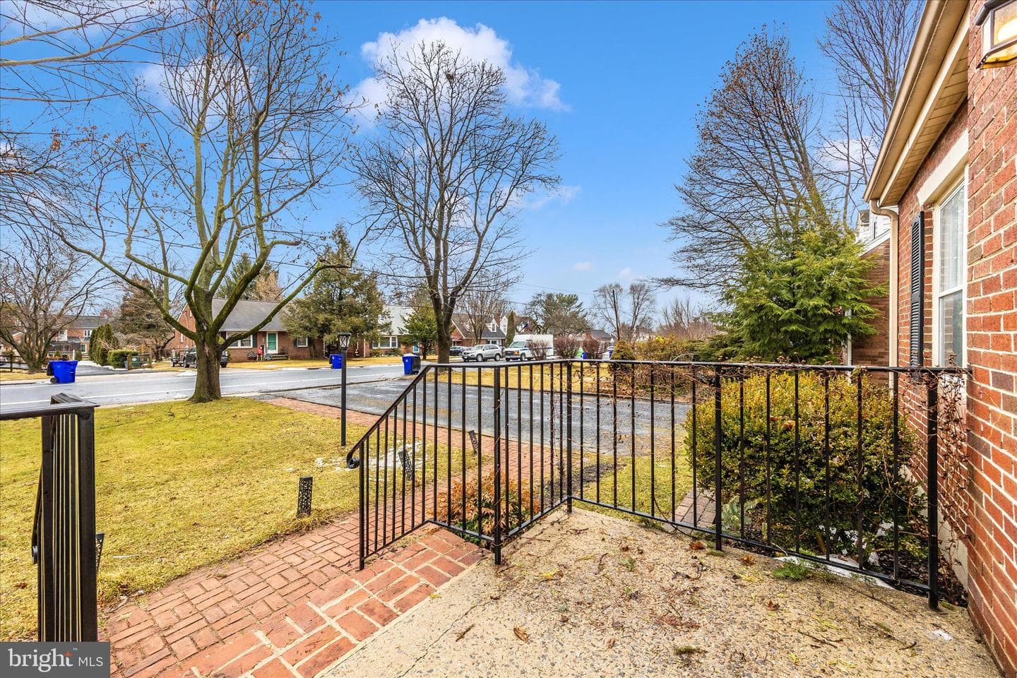 633 Lee Place photo 36