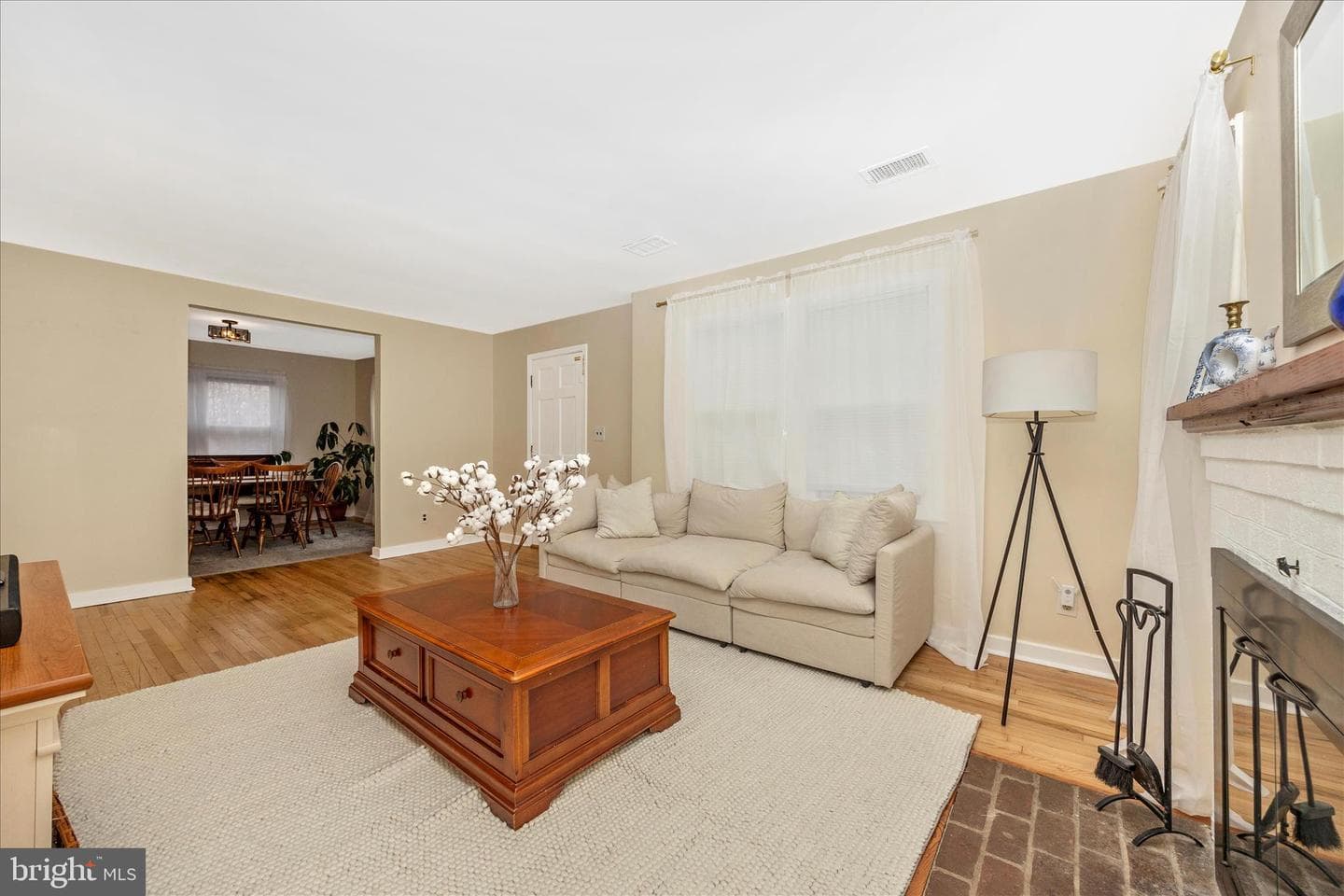 633 Lee Place photo 6