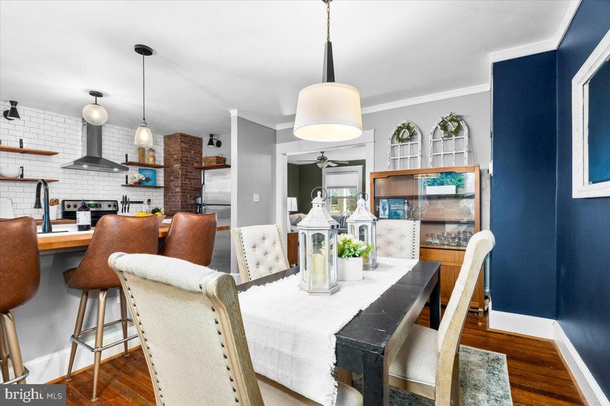 229 E 5th Street photo 12