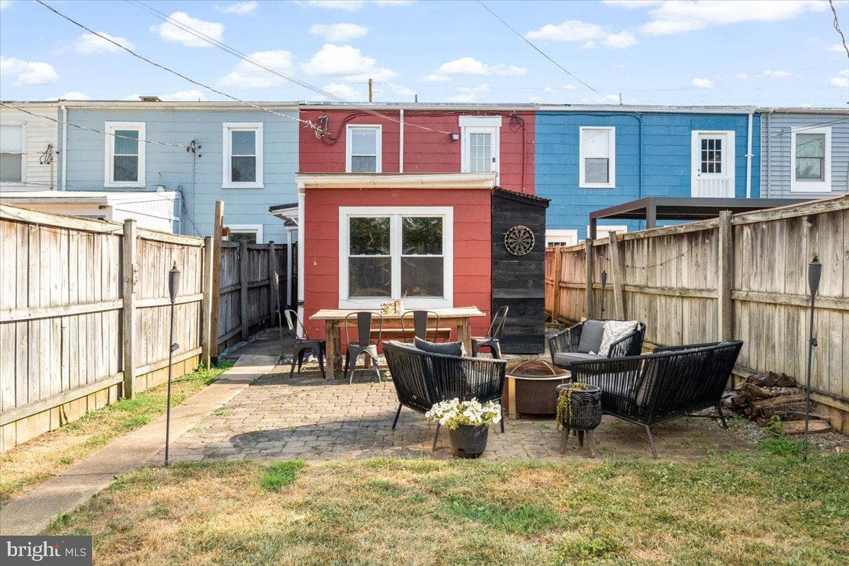 229 E 5th Street photo 33