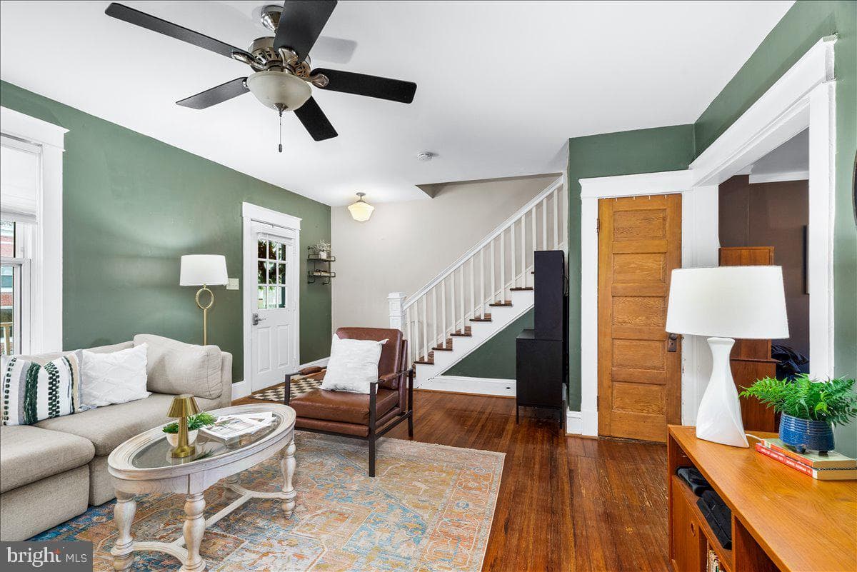 229 E 5th Street photo 8