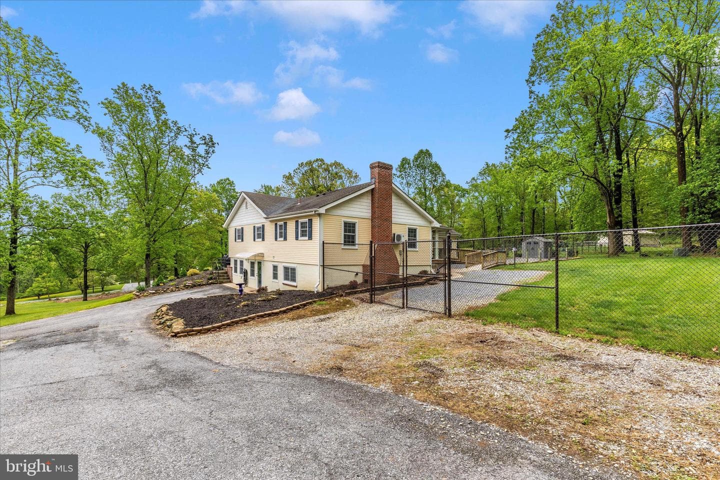 1676 Monument Road photo 36
