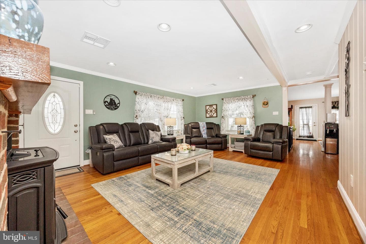 1676 Monument Road photo 4