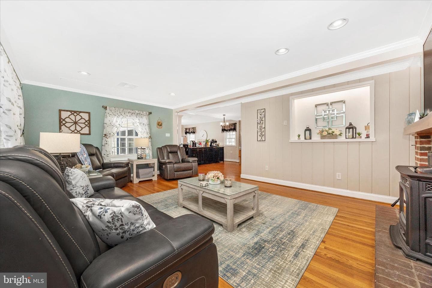 1676 Monument Road photo 6