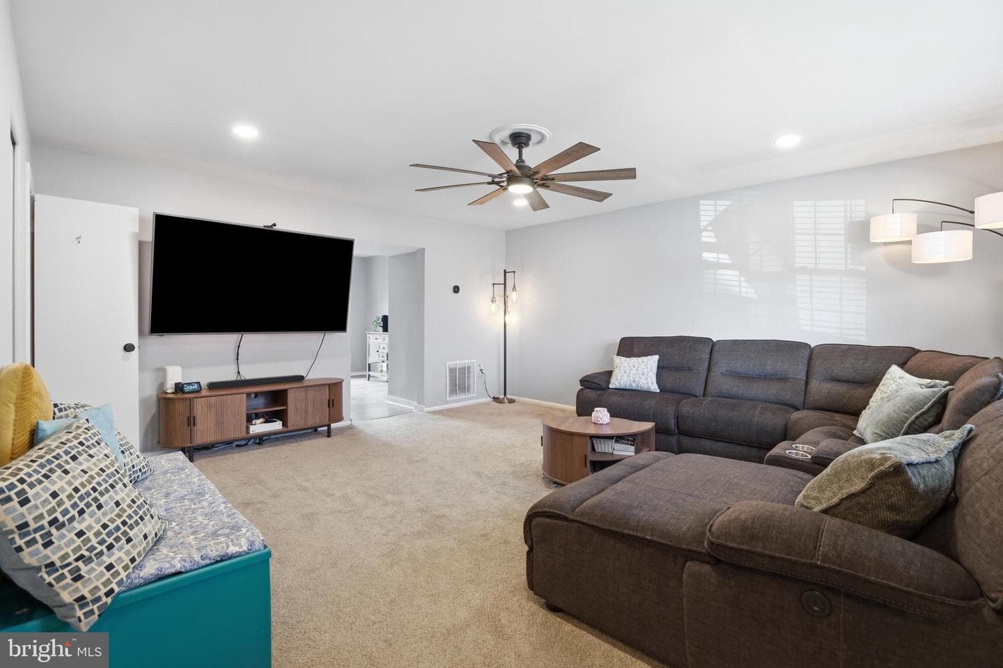 6844 Carnation Circle photo 6