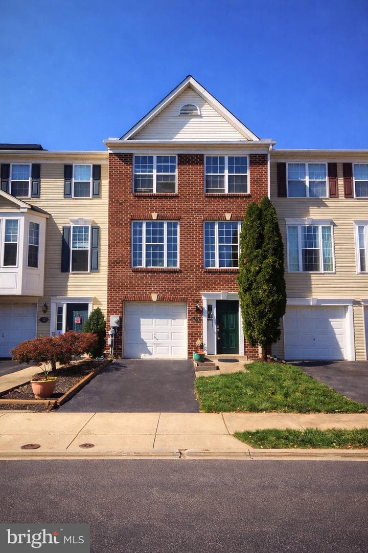 2433 Wynfield Court photo 1
