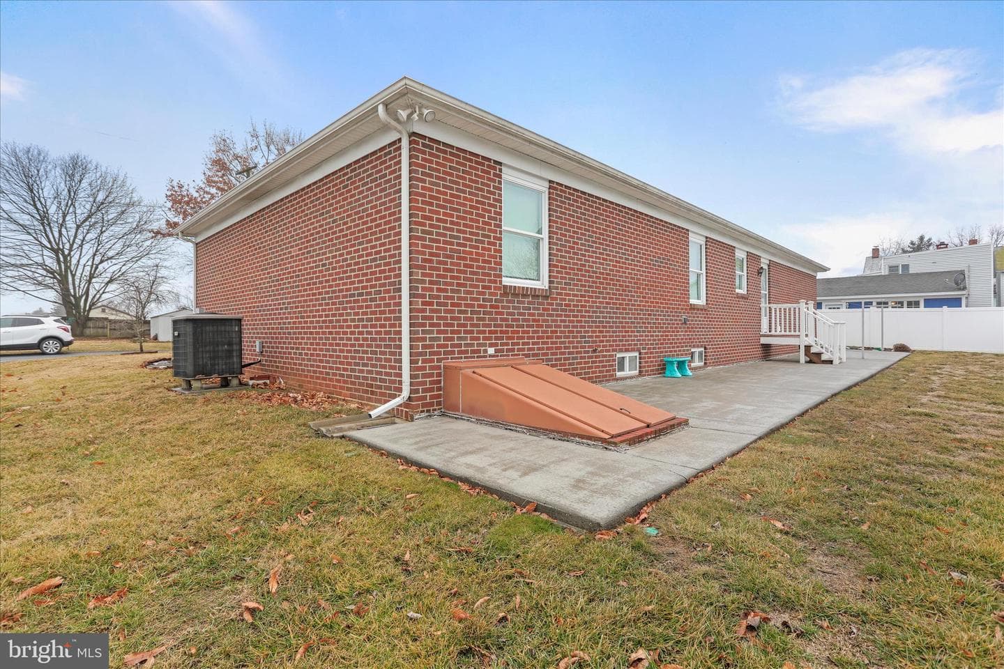 101 E Elizabeth Street photo 29