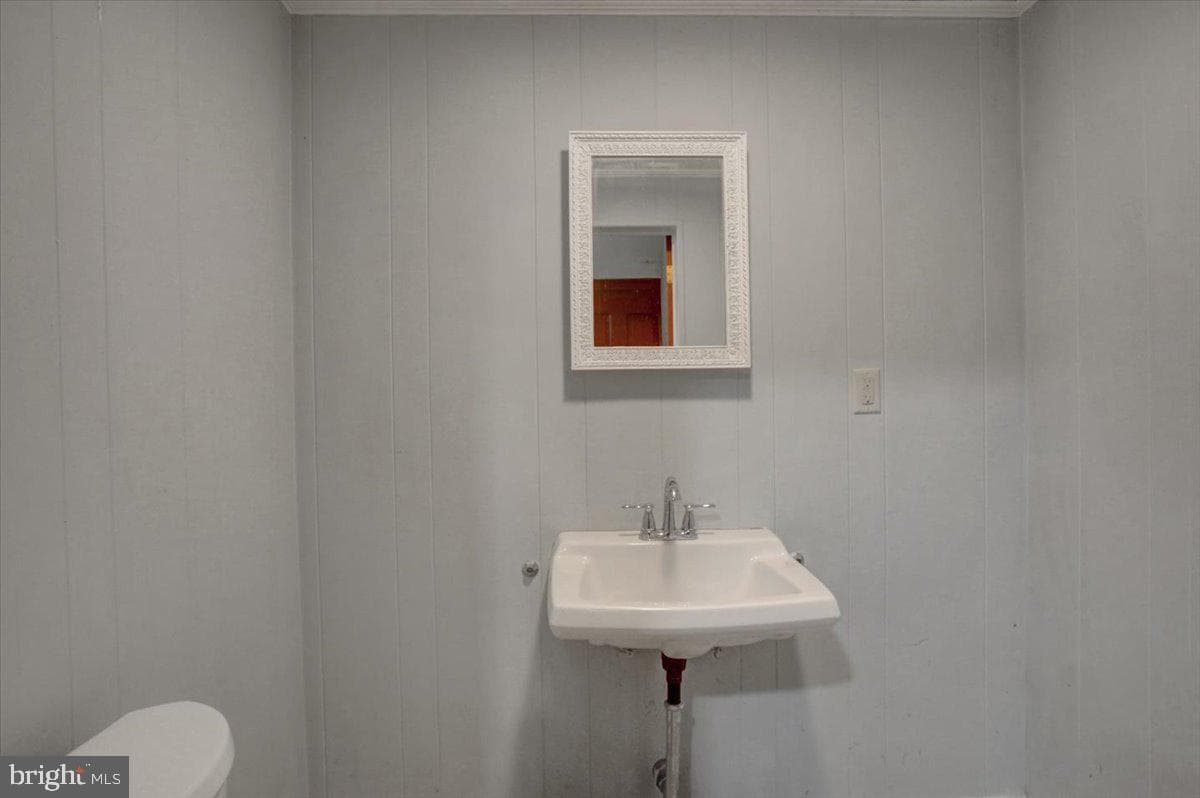 22 Virginia Avenue photo 14