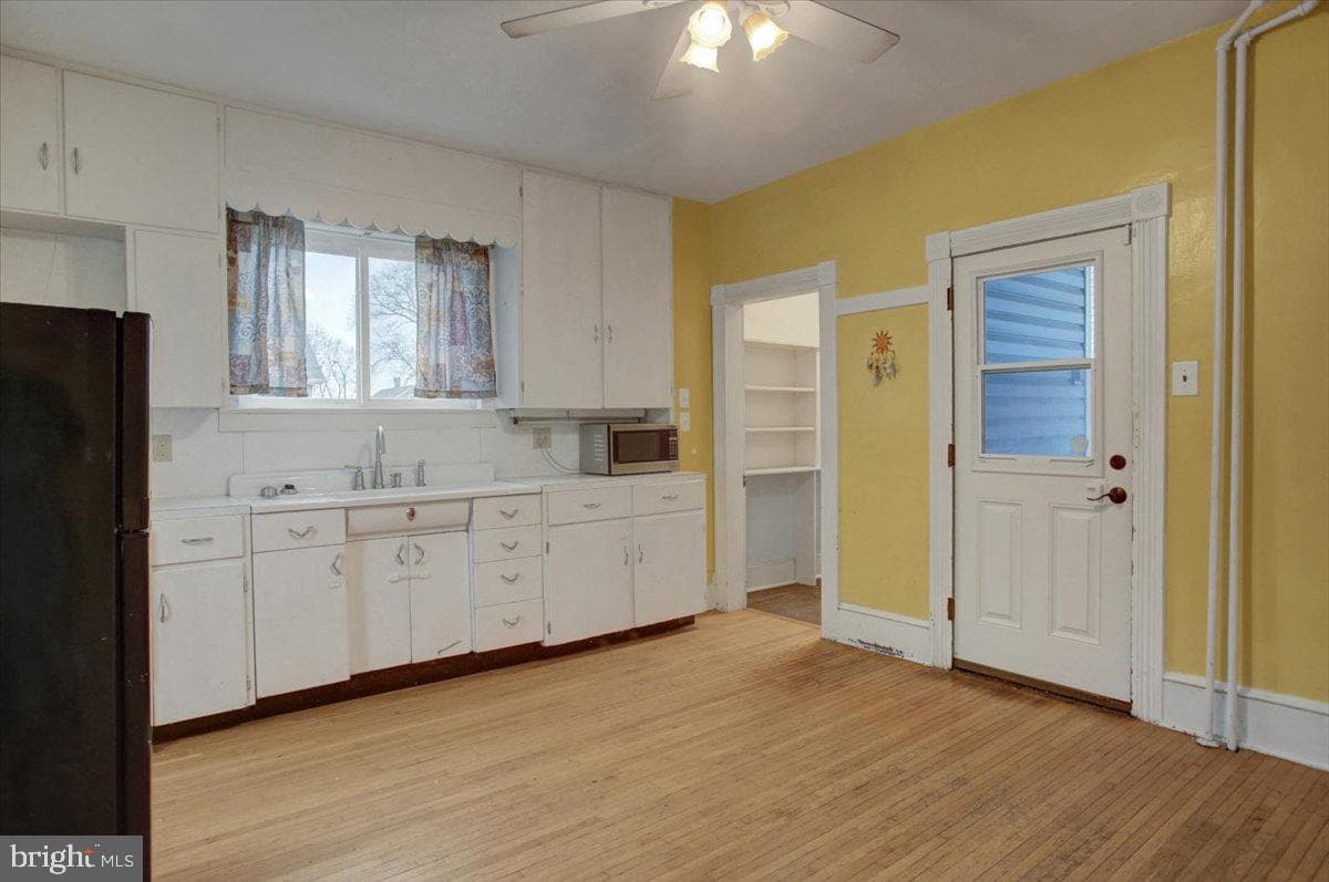 22 Virginia Avenue photo 16