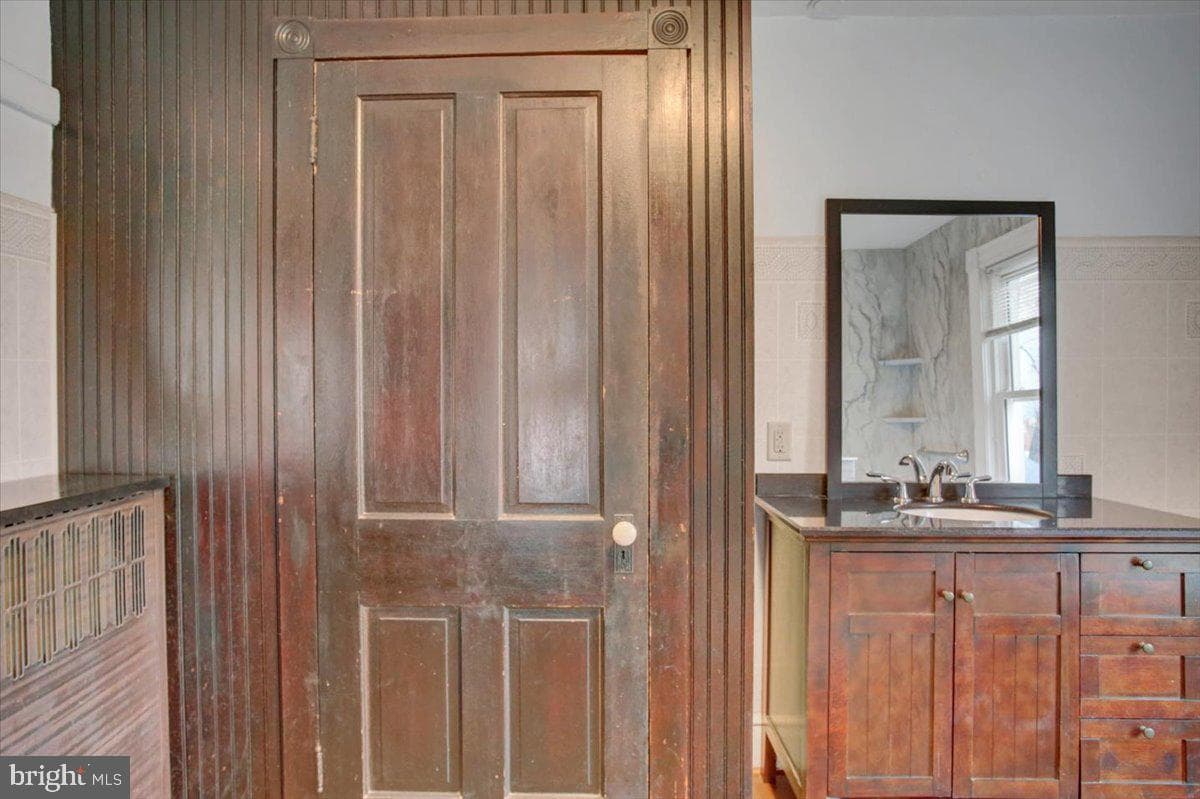 22 Virginia Avenue photo 23