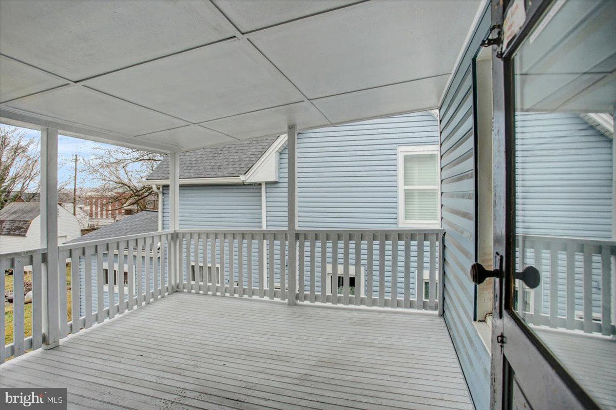 22 Virginia Avenue photo 24