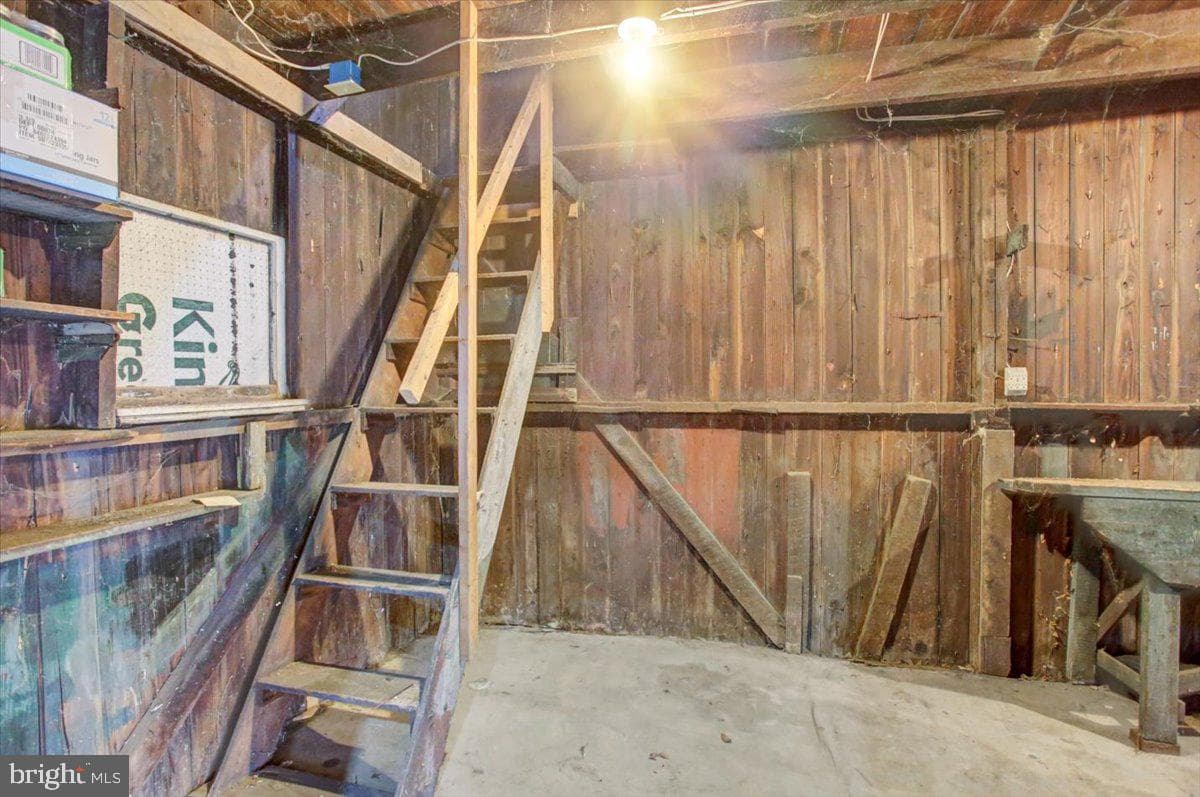 22 Virginia Avenue photo 38