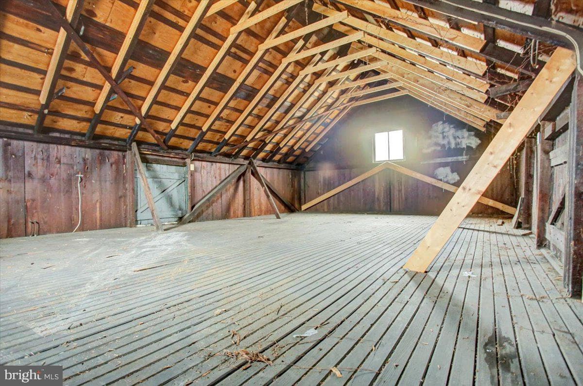 22 Virginia Avenue photo 39