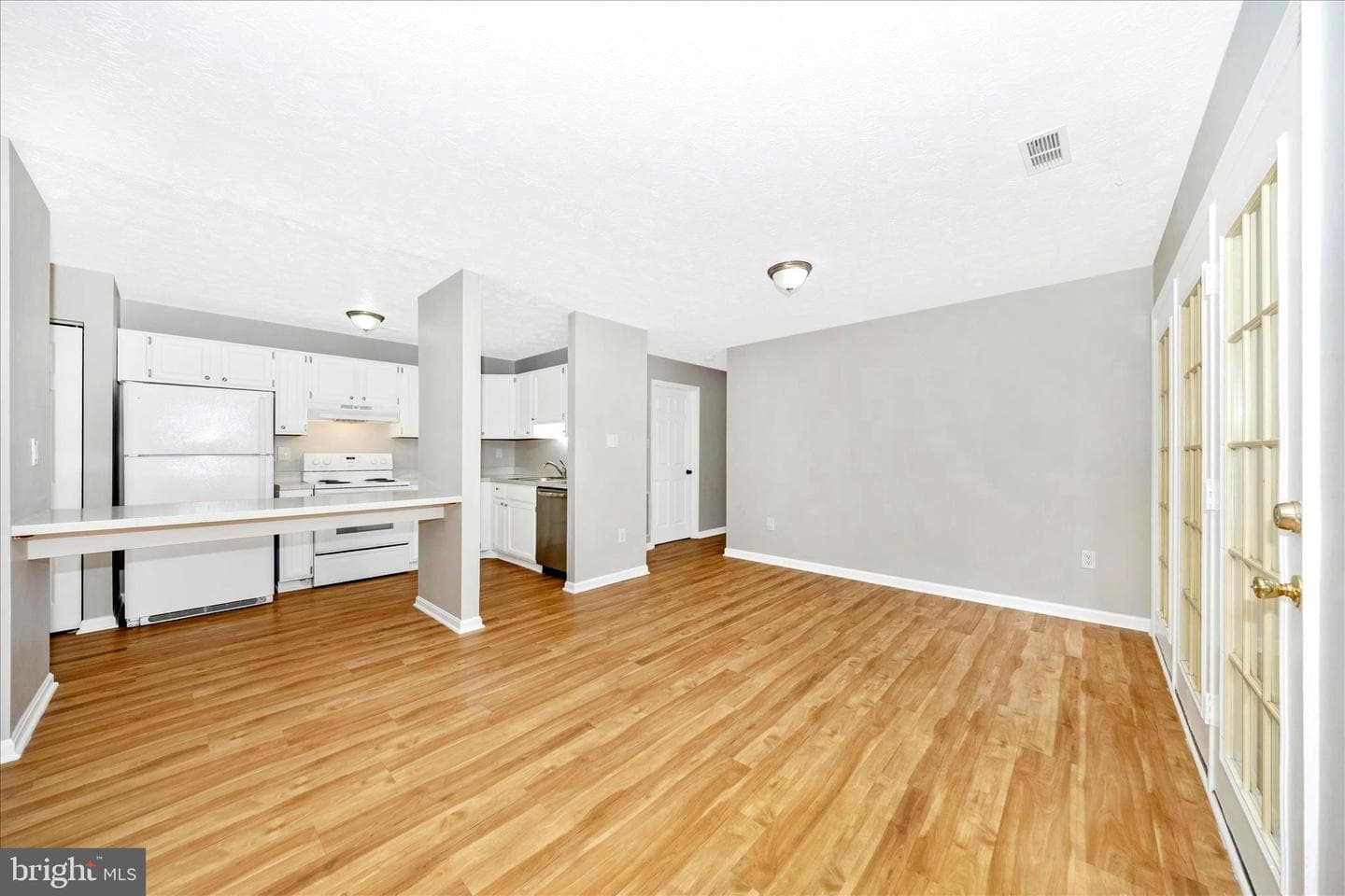 2137 Wainwright Court #1b photo 10