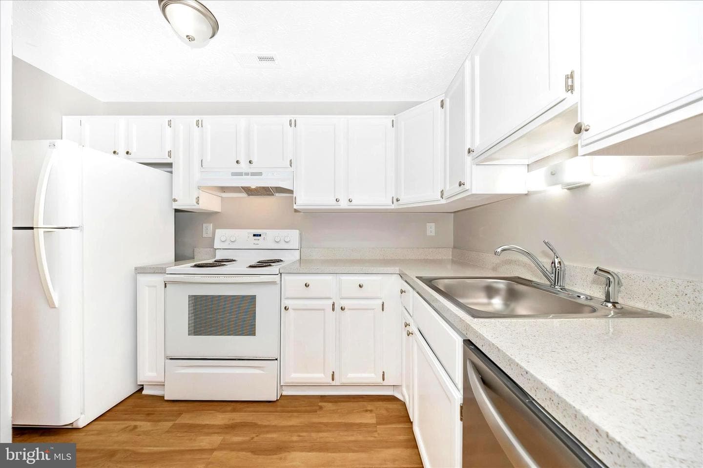 2137 Wainwright Court #1b photo 16