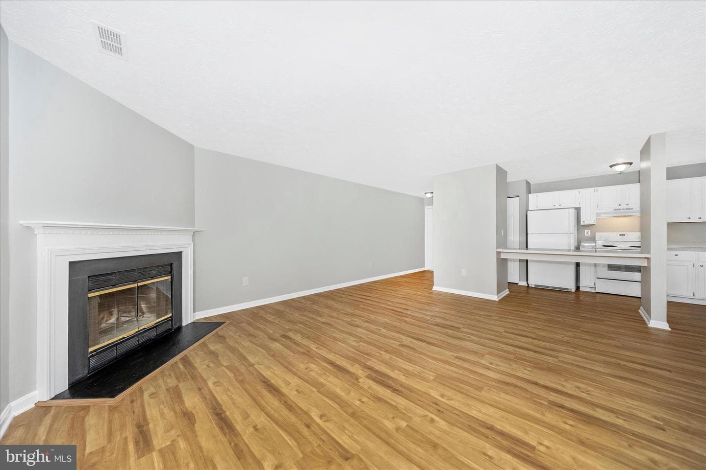 2137 Wainwright Court #1b photo 8