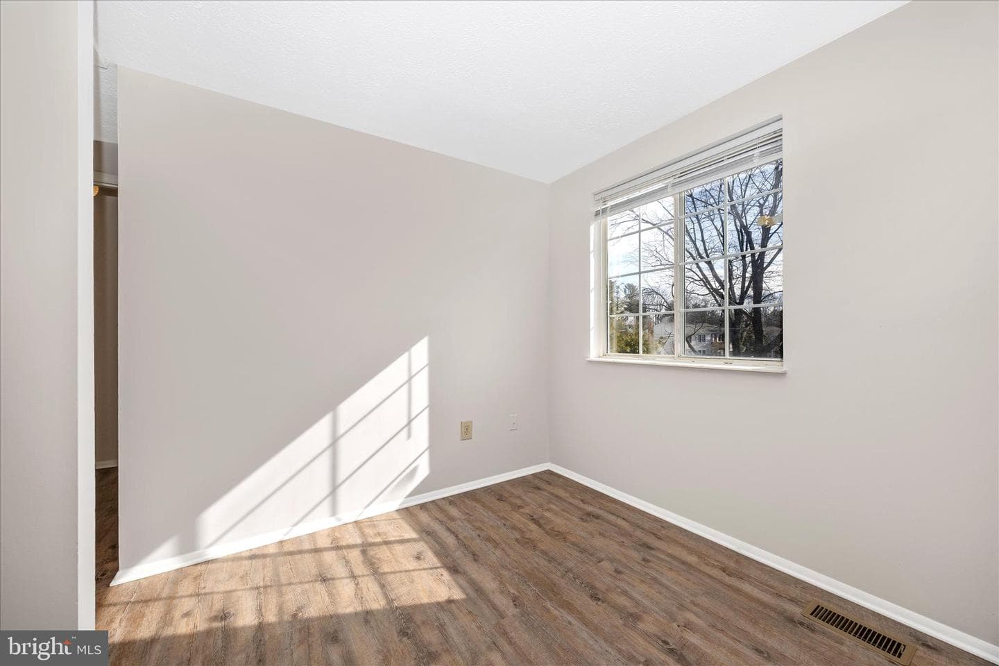1758 Springfield Lane photo 31