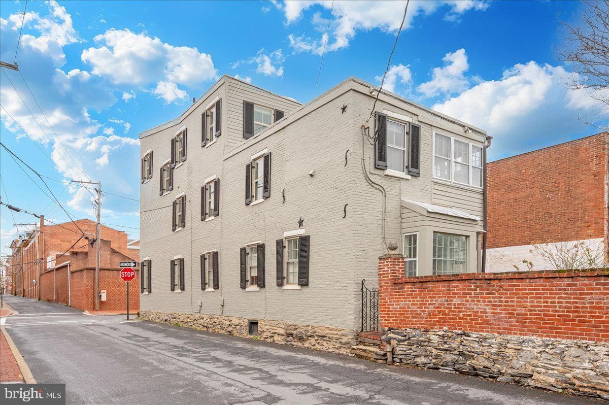 200 E Church Street photo 52