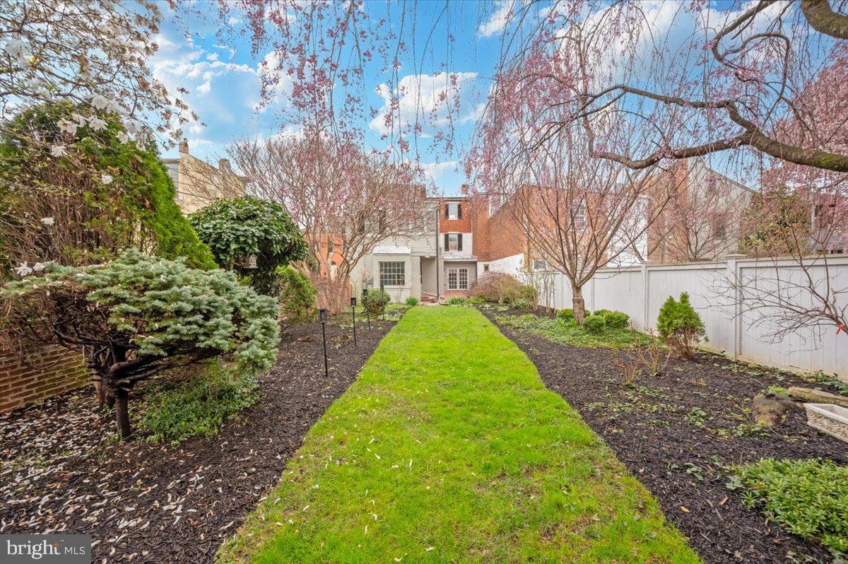 200 E Church Street photo 62