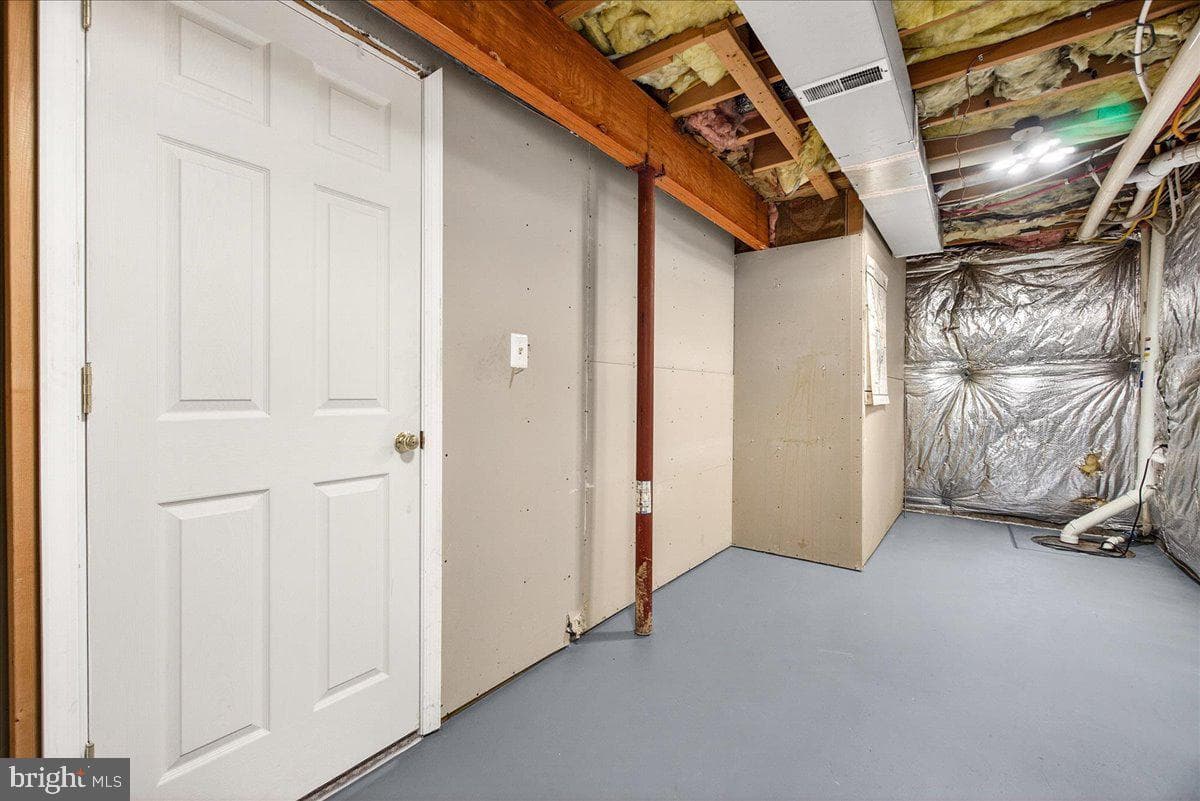 6303 Edgeware Court photo 45
