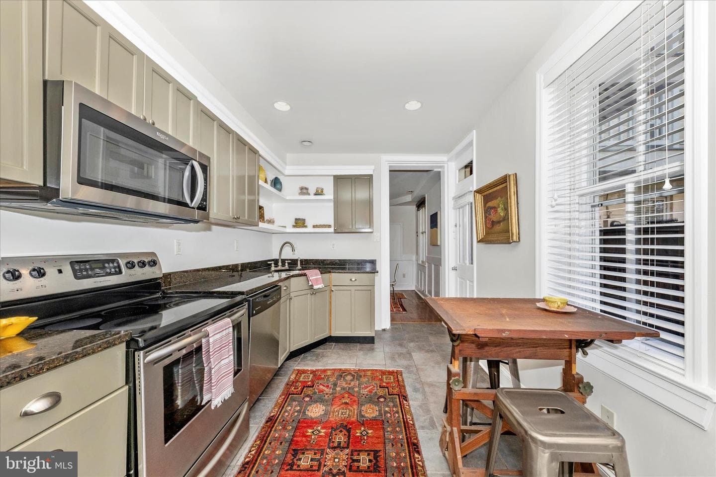 203 E 3rd Street photo 15