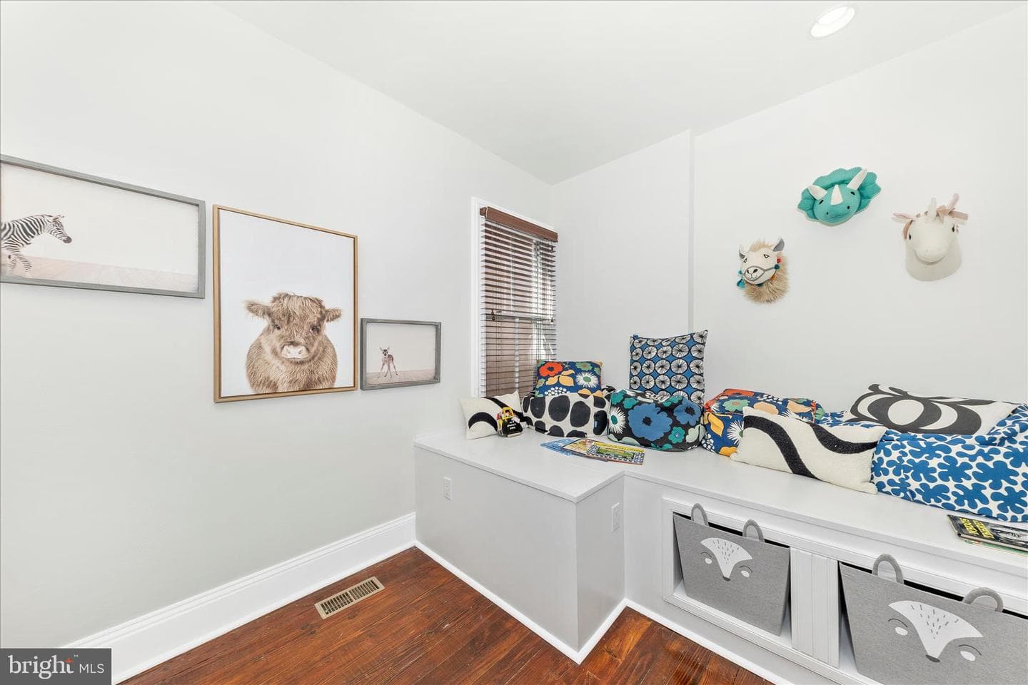 203 E 3rd Street photo 26