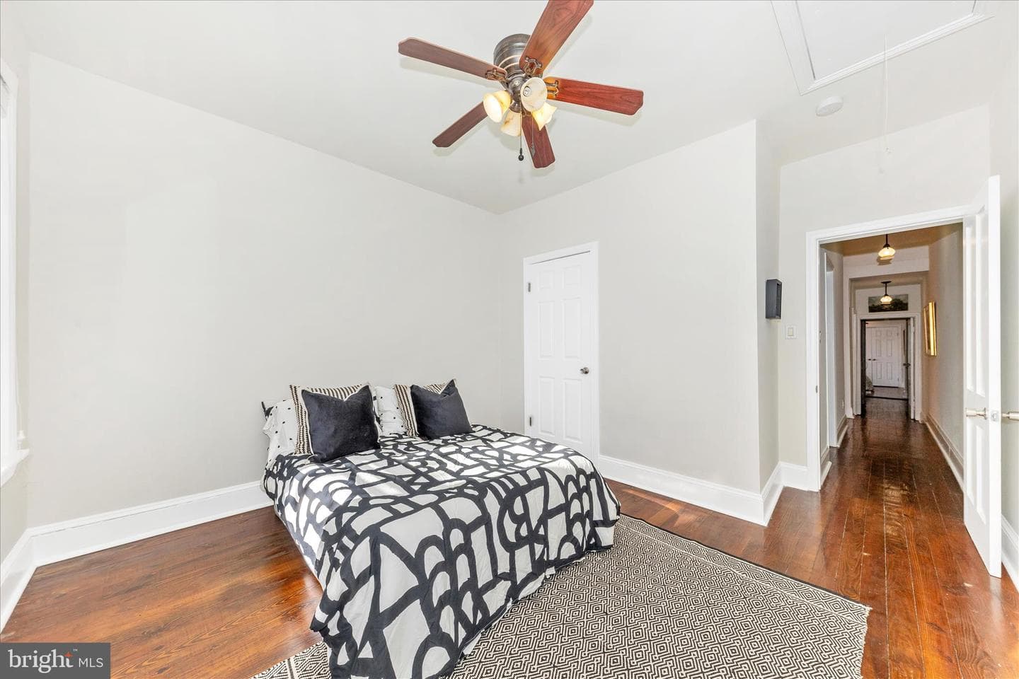 203 E 3rd Street photo 31