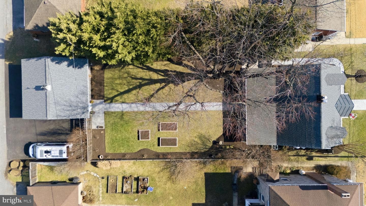 11 14th Street E photo 85