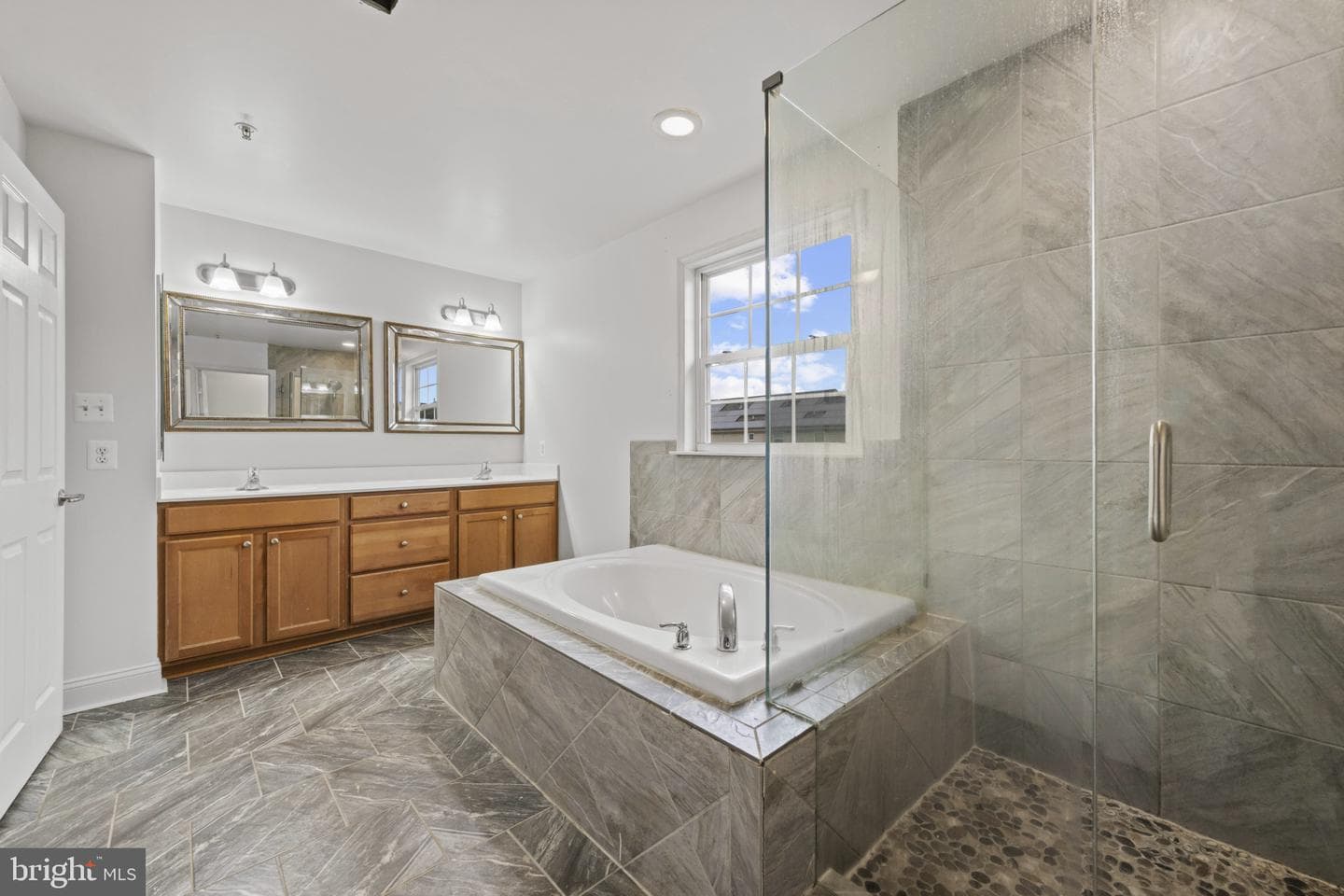 5510 Doubs Road photo 20