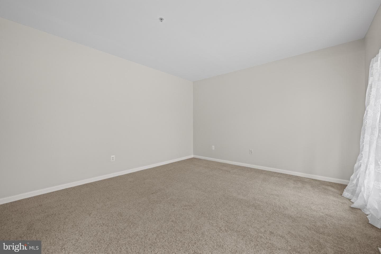 5510 Doubs Road photo 5