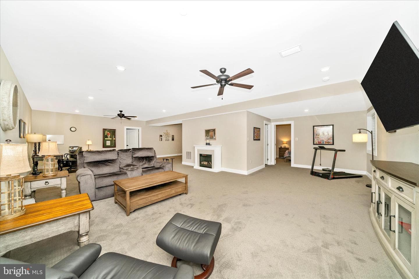 2821 Camomile Dr E photo 35