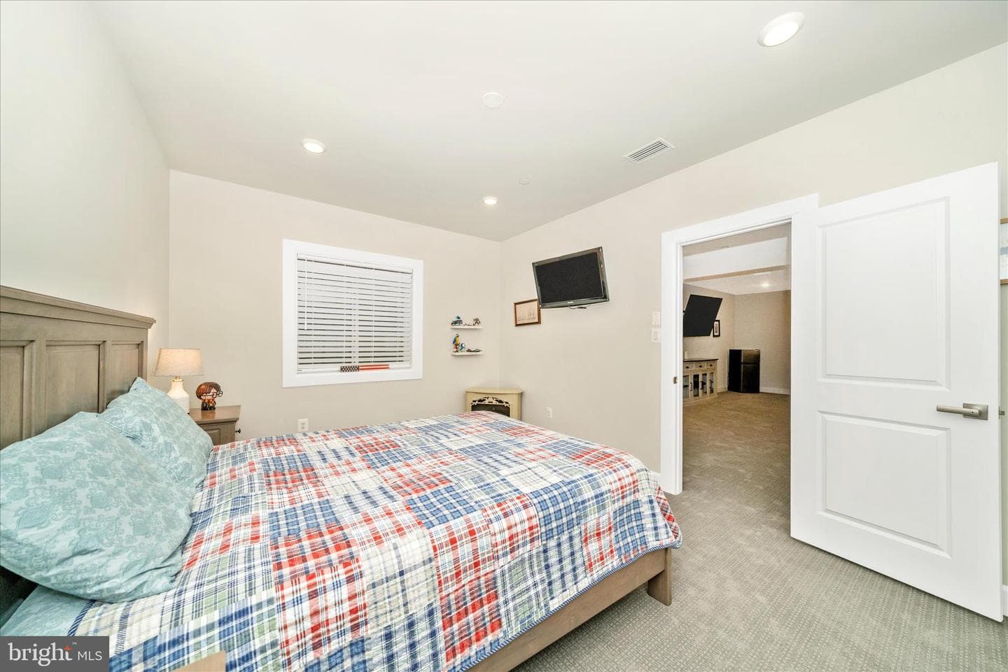 2821 Camomile Dr E photo 39