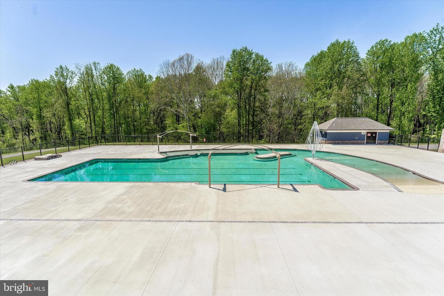 2821 Camomile Dr E photo 63