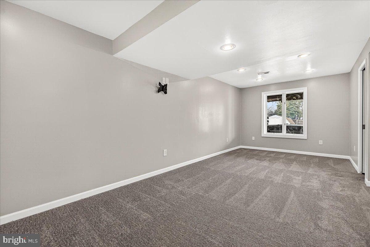 8906 Stauffer Road photo 28