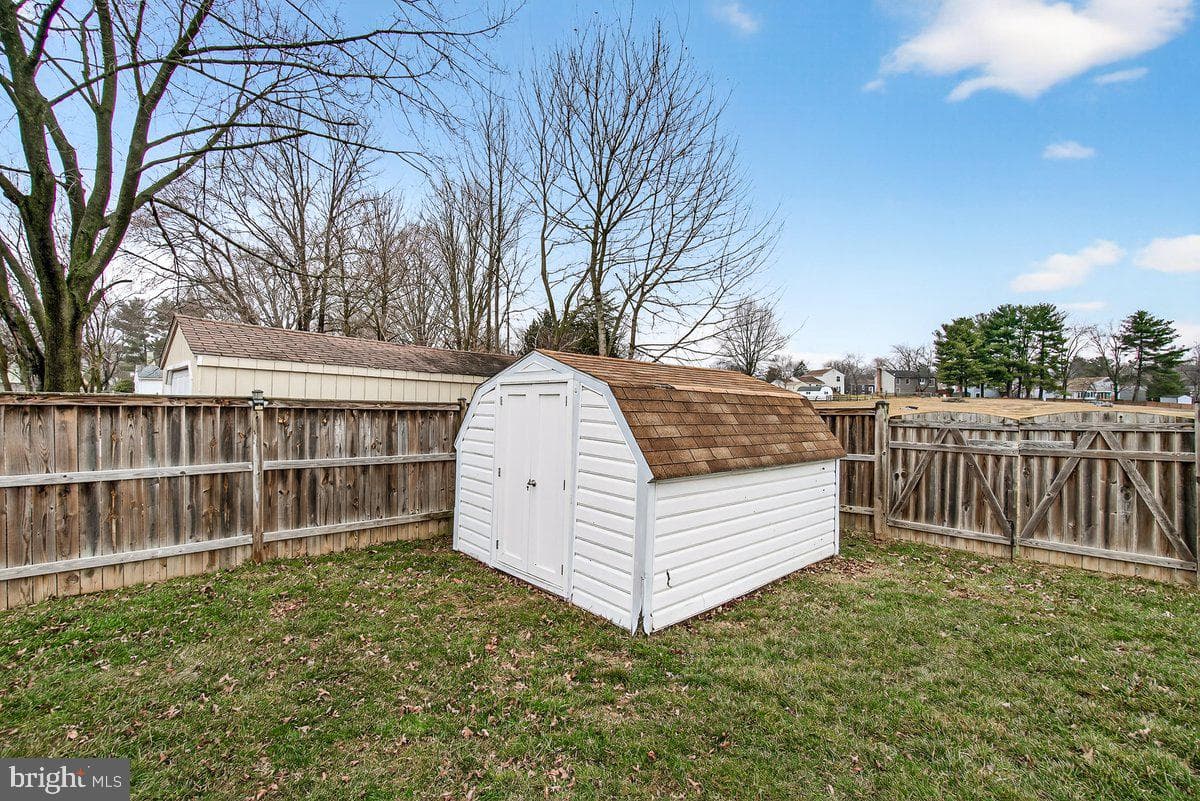 8906 Stauffer Road photo 41