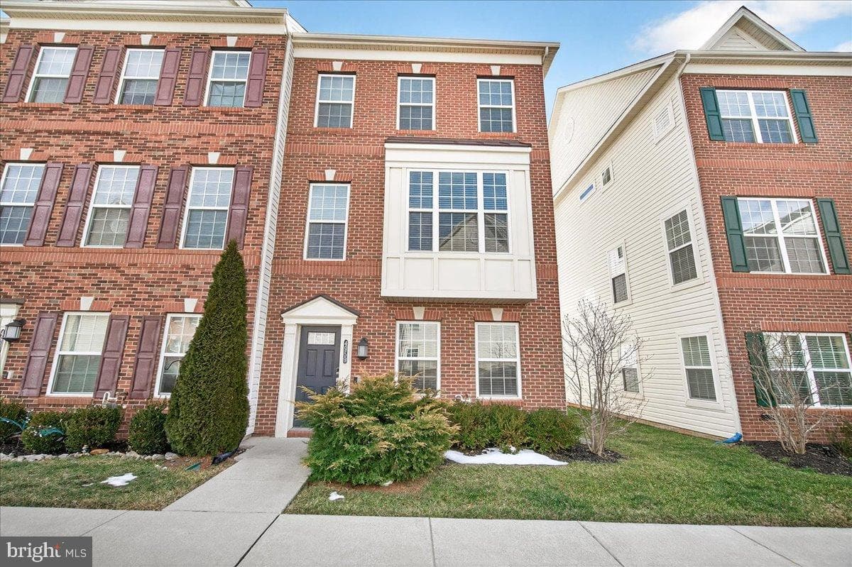4959 Macdonough Place photo 1