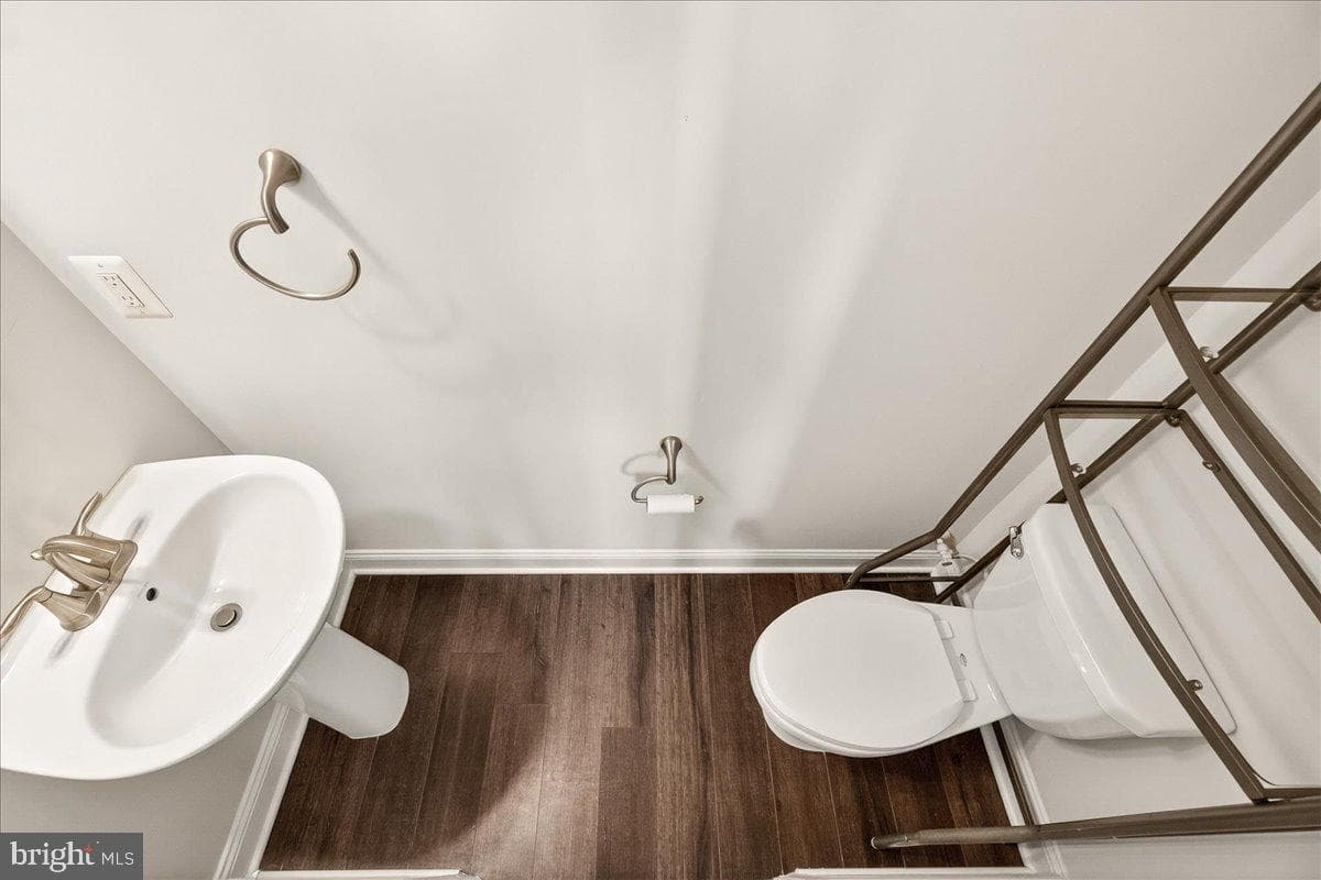 4959 Macdonough Place photo 10