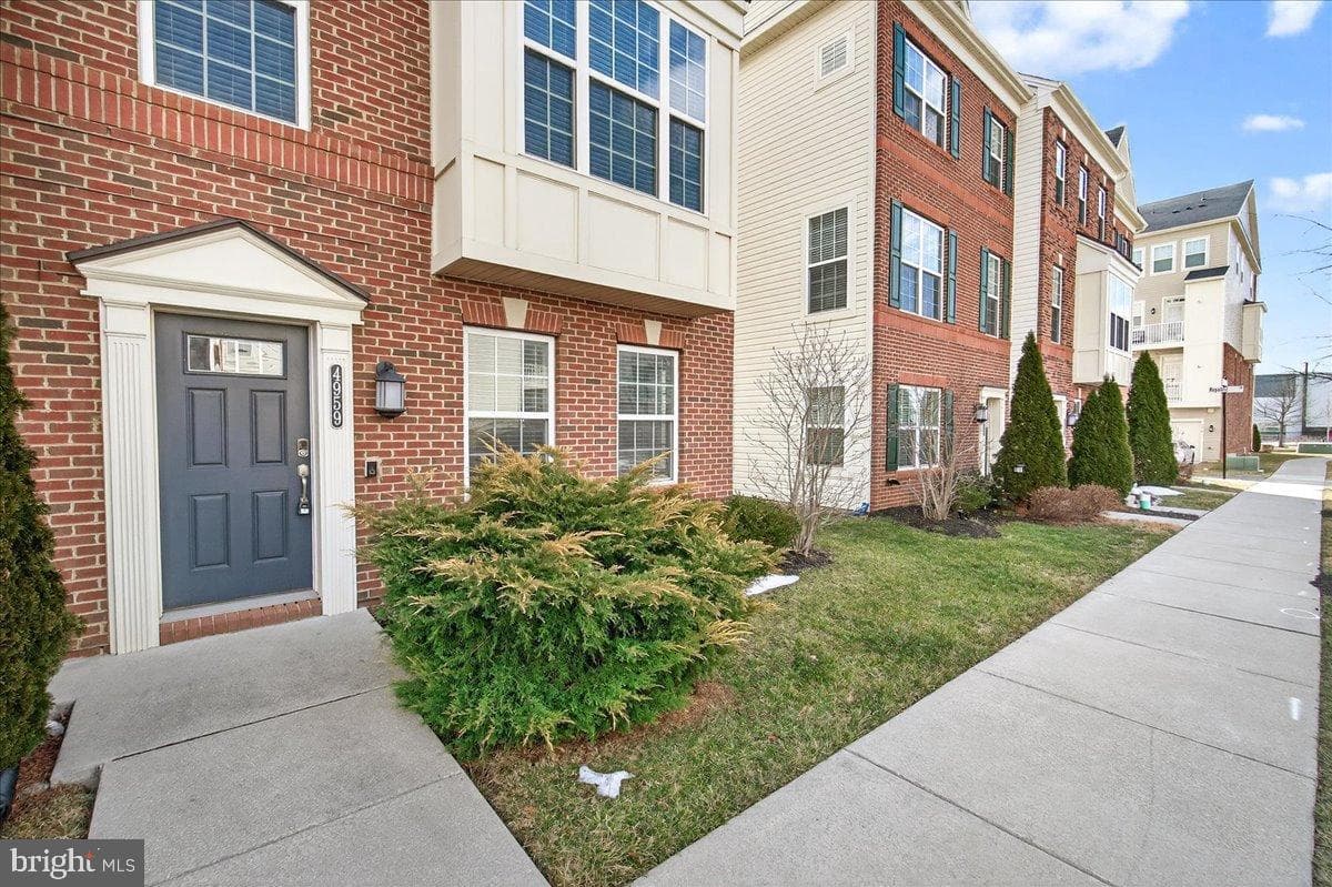 4959 Macdonough Place photo 3