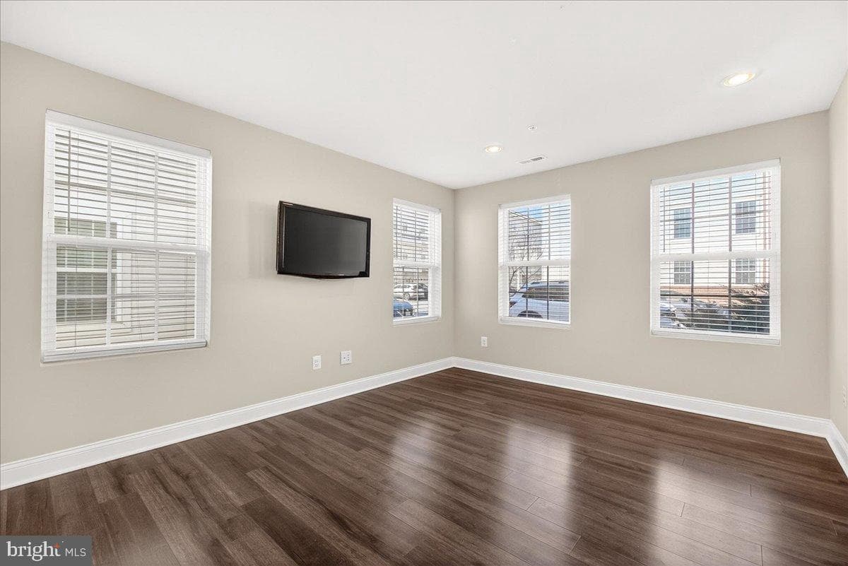 4959 Macdonough Place photo 7