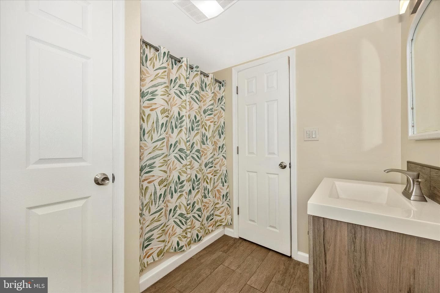 6518 Woodville Road photo 37