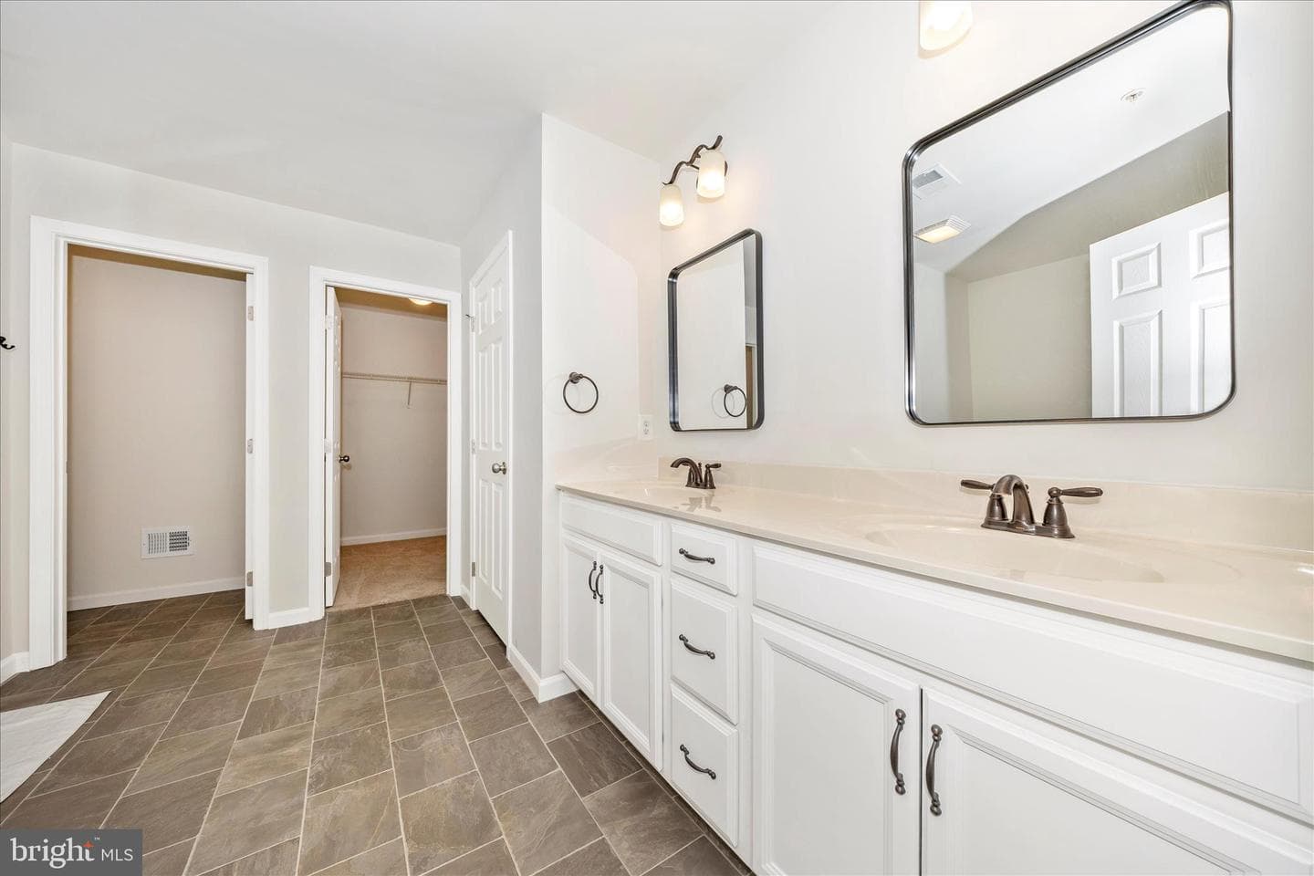 2805 Hillfield Drive photo 24