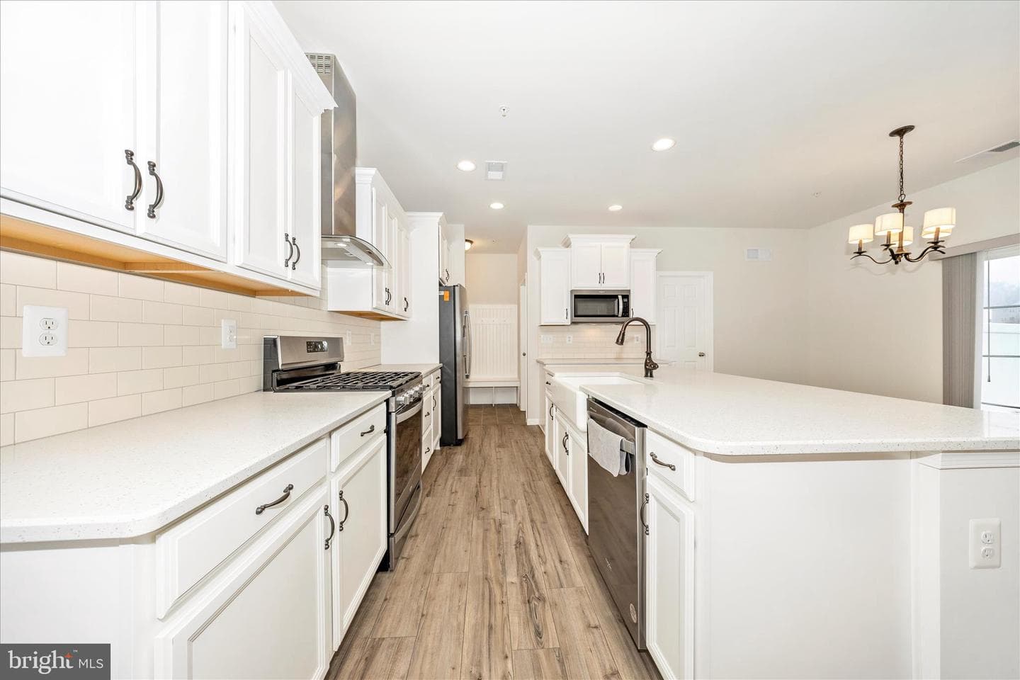 2805 Hillfield Drive photo 4