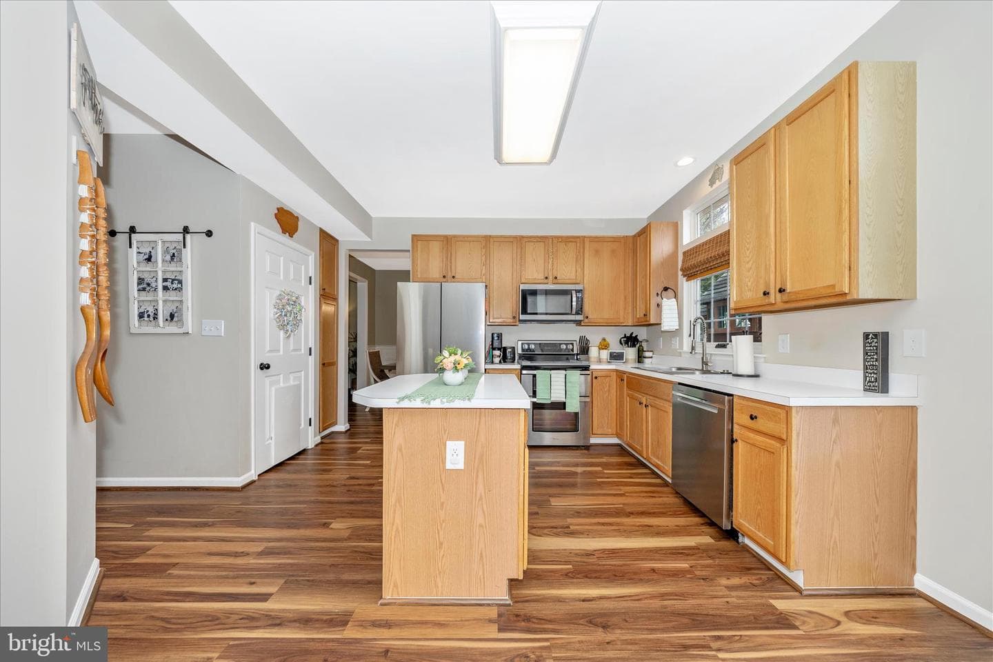 2033 Burnside Drive photo 12