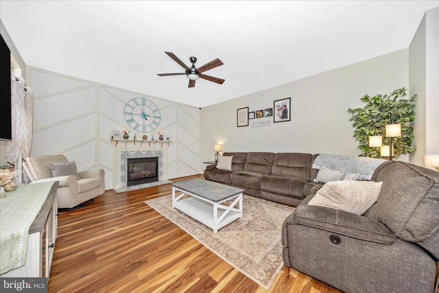 2033 Burnside Drive photo 15