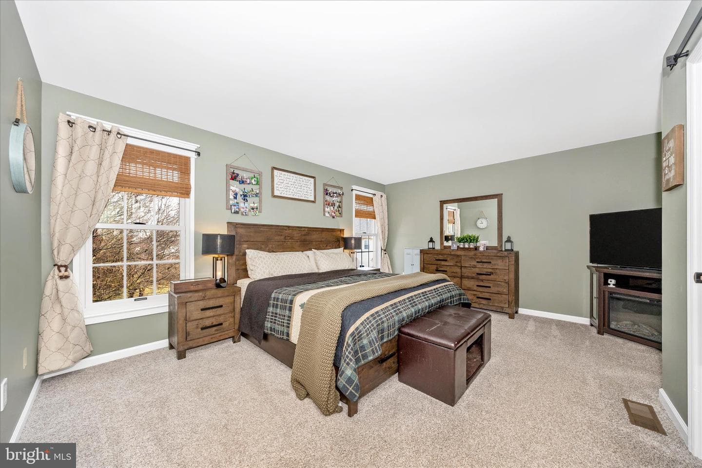 2033 Burnside Drive photo 22