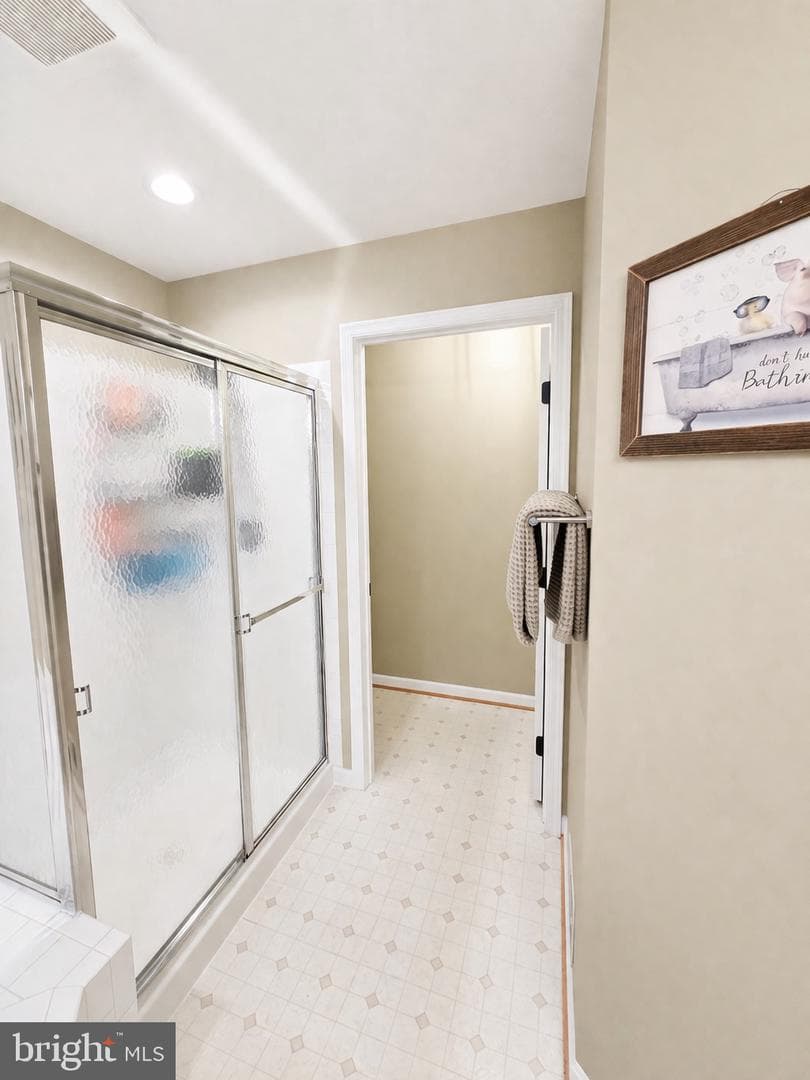 2033 Burnside Drive photo 26