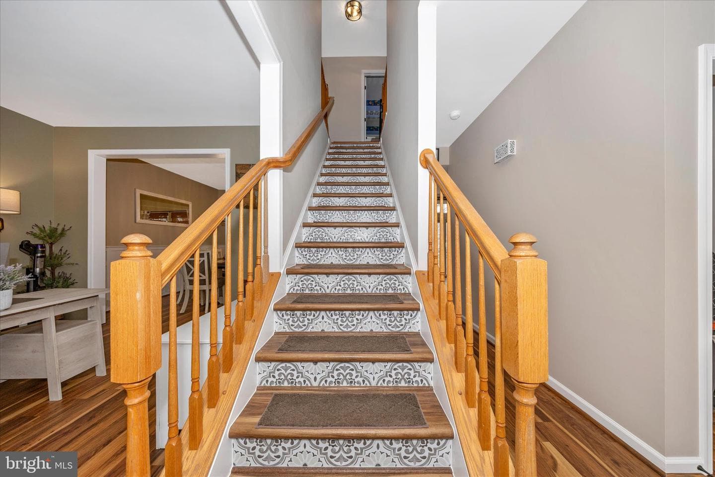 2033 Burnside Drive photo 3