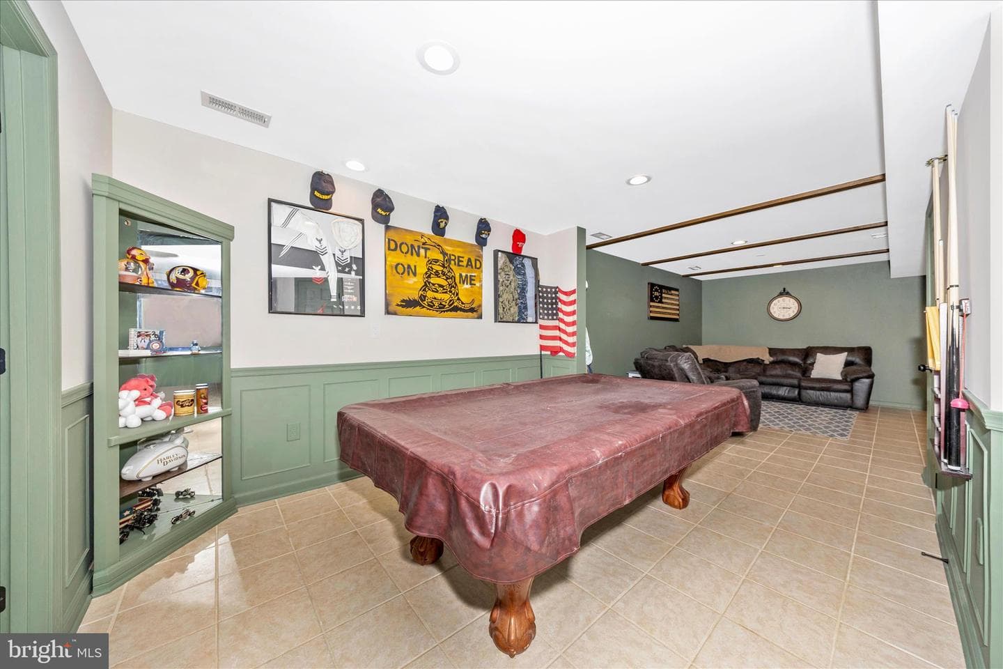 2033 Burnside Drive photo 35