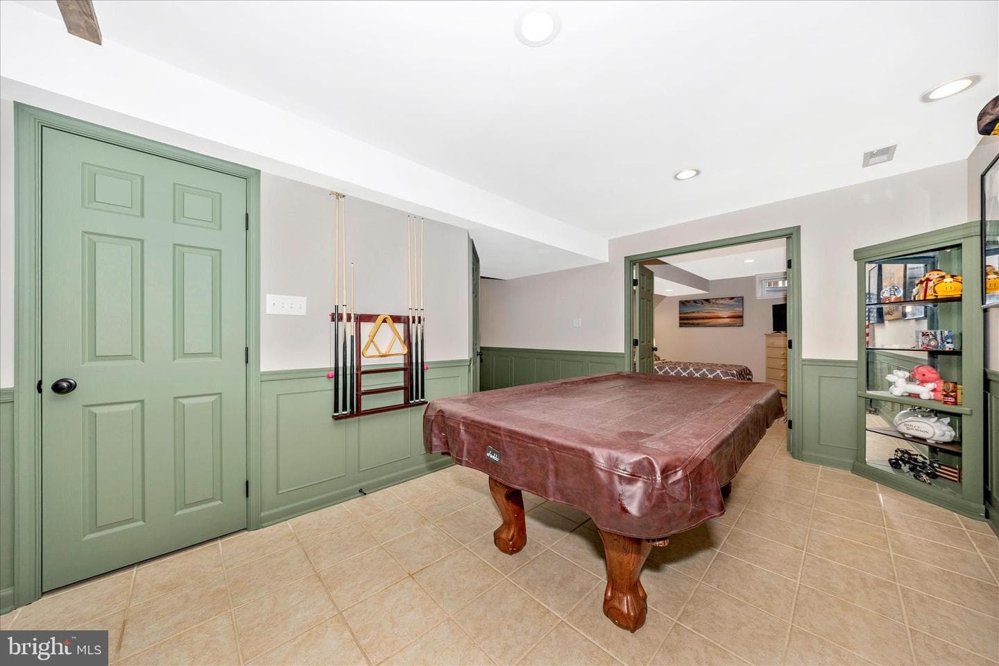 2033 Burnside Drive photo 36