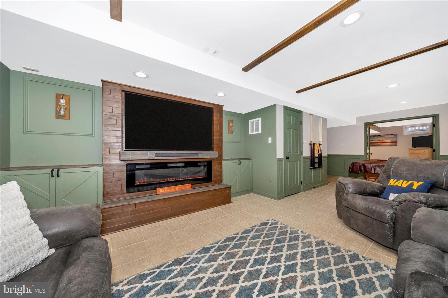 2033 Burnside Drive photo 38